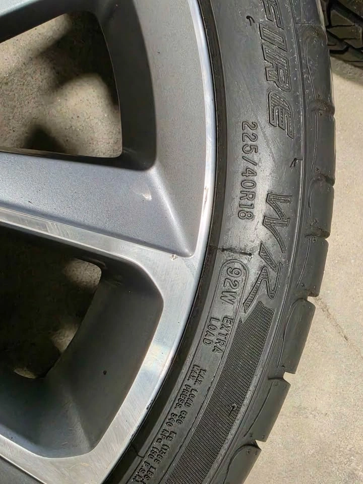 Hyundai Genesis OEM Rims with All Seasons (Staggered) - photo 5