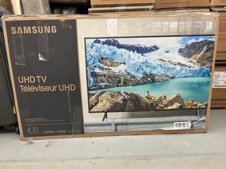 SAMSUNG Flat Screen TV - Excellent Condition with Wall Mount & S - photo 4