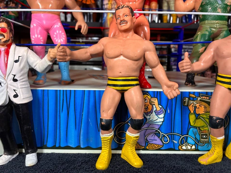 5 WWF / WWE LJN 1980’s 8” Rubber Wrestling Figures - Killer Bees - photo 3