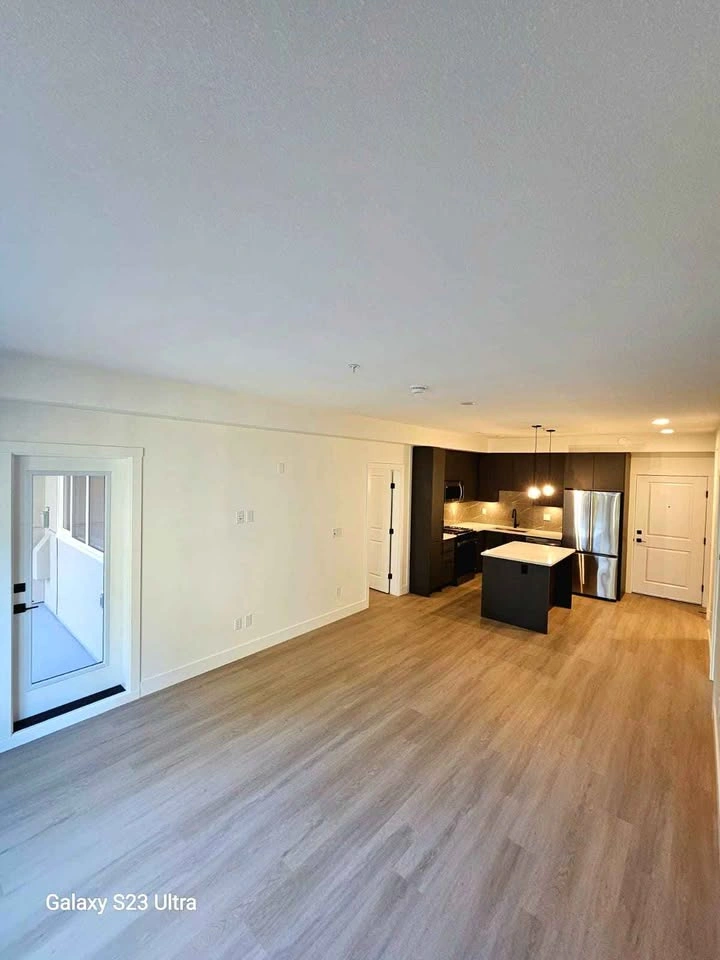 2 Beds 2 Baths - Apartment - photo 2