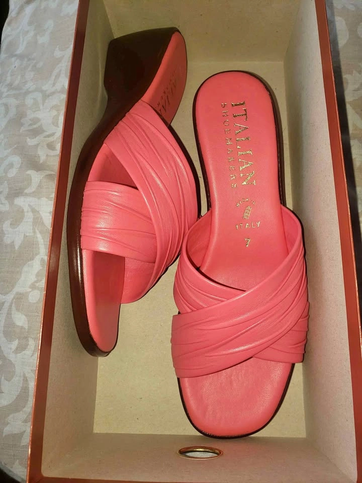 New Italian Shoemakers Coral Pink Wedge Slides Size 7