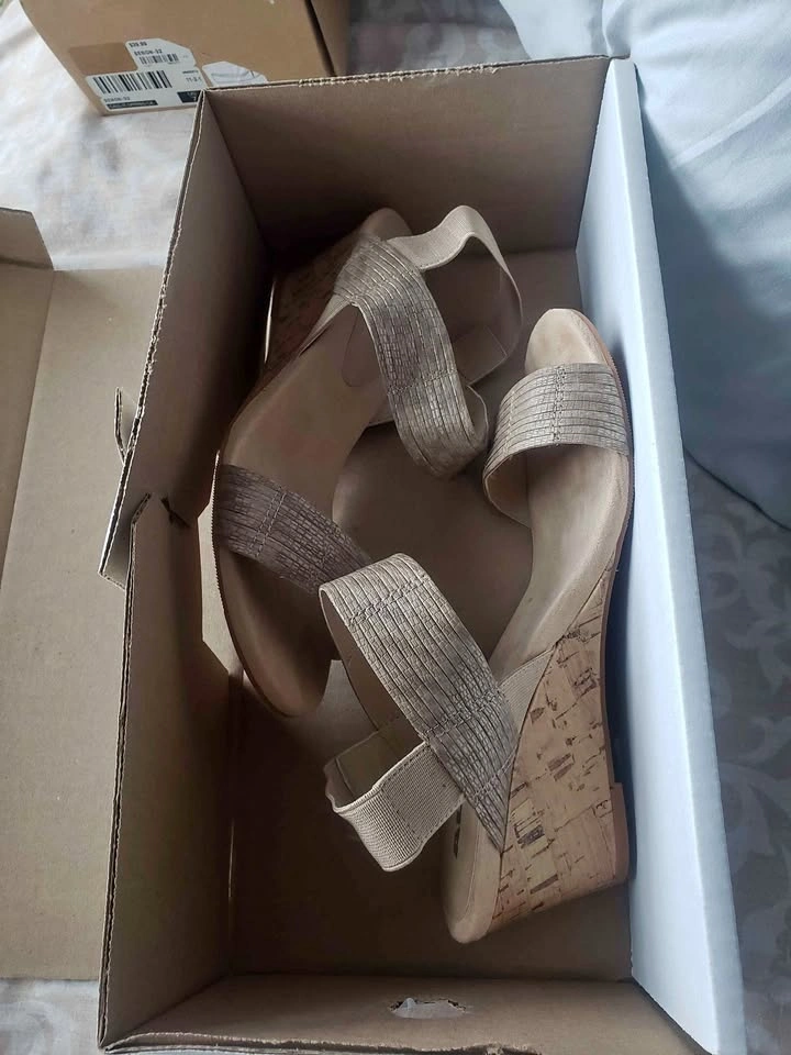 ALIA Beige Wedge Sandals Size 7 NEW