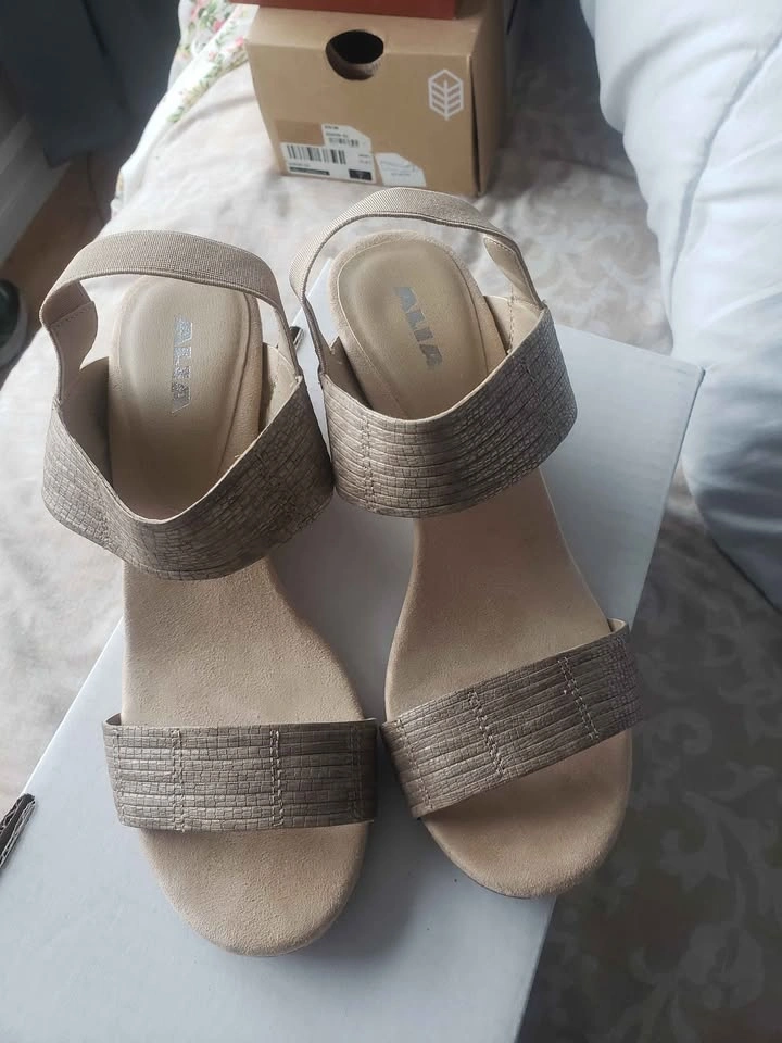 ALIA Beige Wedge Sandals Size 7 NEW - photo 2