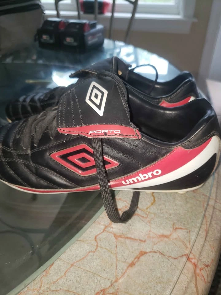 Umbro Porto Soccer Cleats - photo 2
