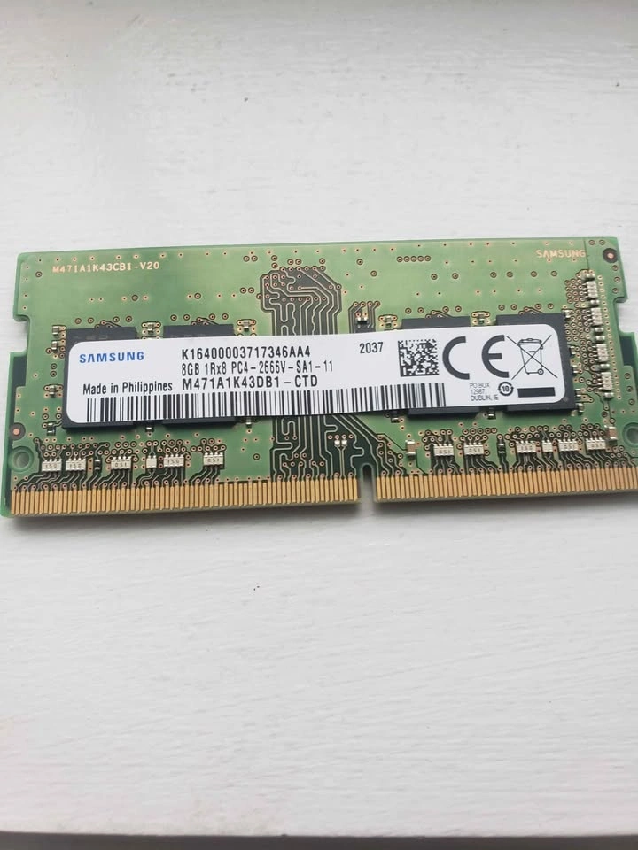 Samsung 8GB DDR4 2666MHz SODIMM Laptop RAM M471A1K43DB1 - photo 3