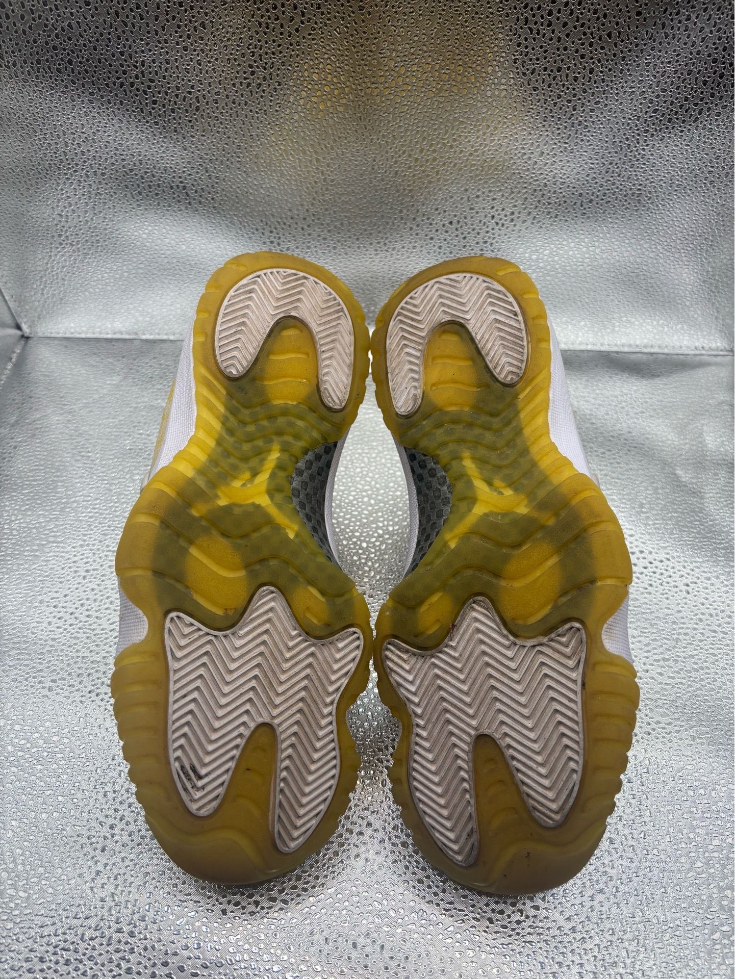 Air Jordan 11 low yellow snakeskin - photo 3