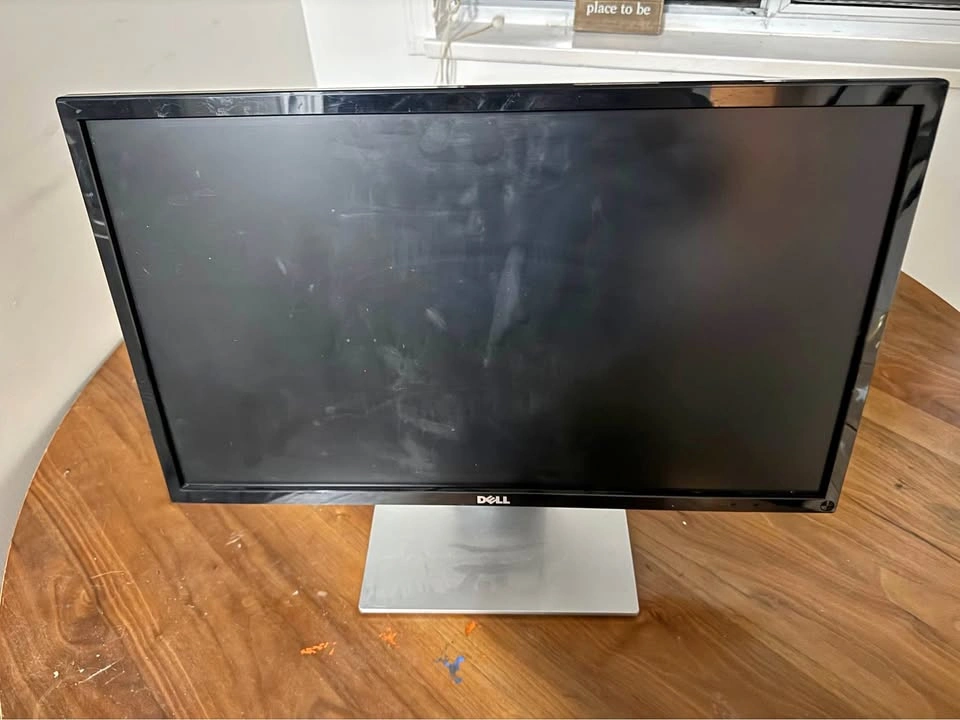 Dell computer monitor in good working condition.