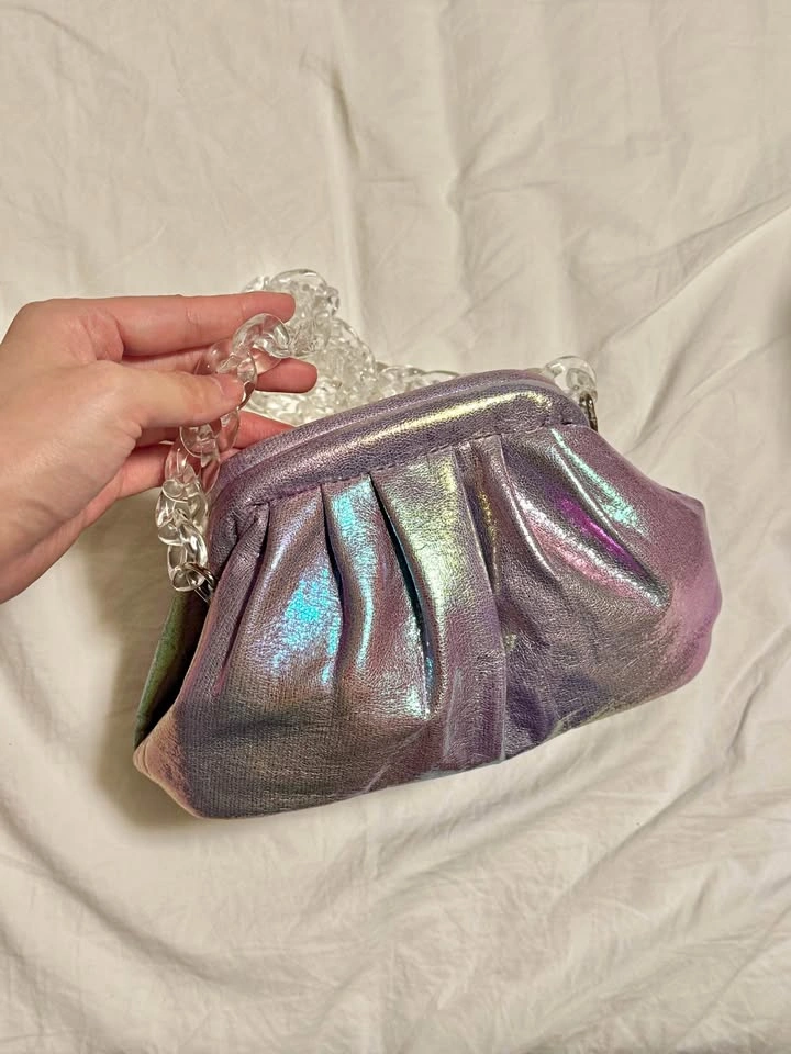 Cute iridescent purple shoulder bag with chain