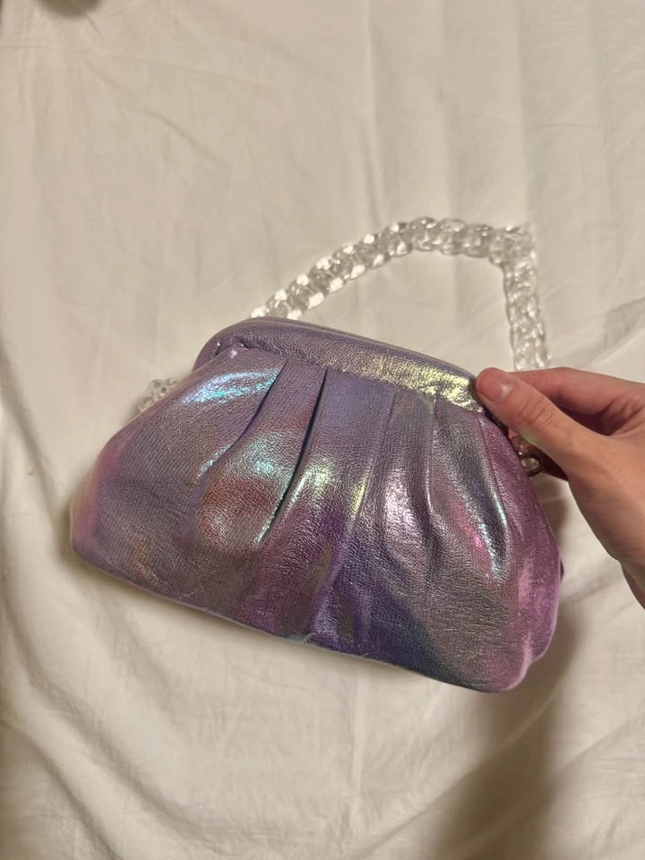 Cute iridescent purple shoulder bag with chain - photo 2