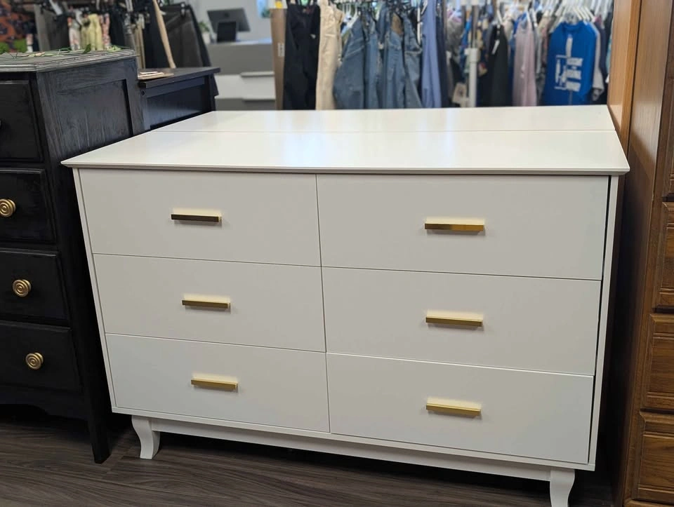 White 6 Drawer Dresser – Modern Look w/ Gold Hardware - photo 2