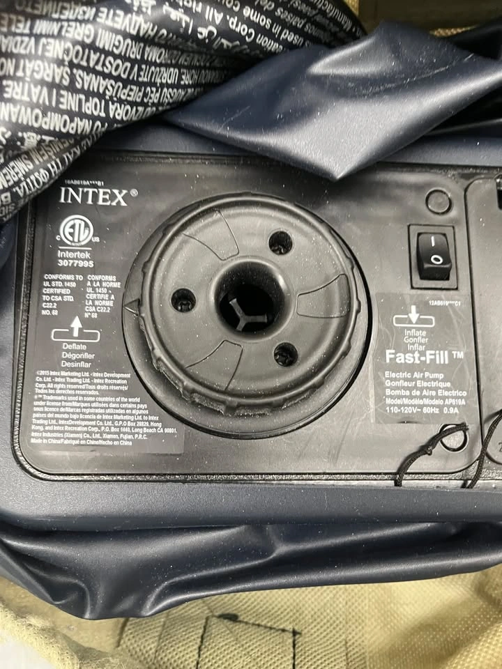 Intex Premium Air Mattress with Built-In Electric Pump & Bag - photo 2