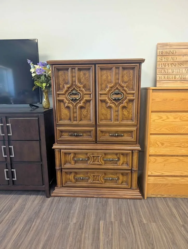 Vintage Bassett 4-Drawer Armoire / Gentleman’s Chest – 1970s
