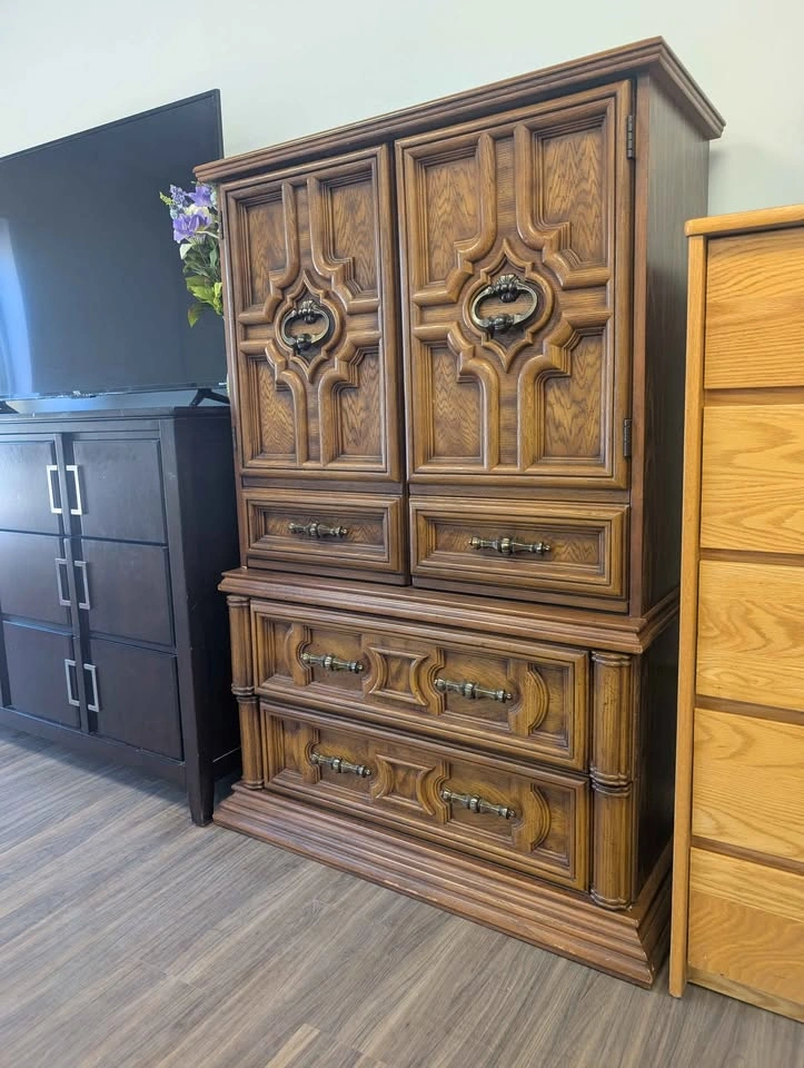 Vintage Bassett 4-Drawer Armoire / Gentleman’s Chest – 1970s - photo 2