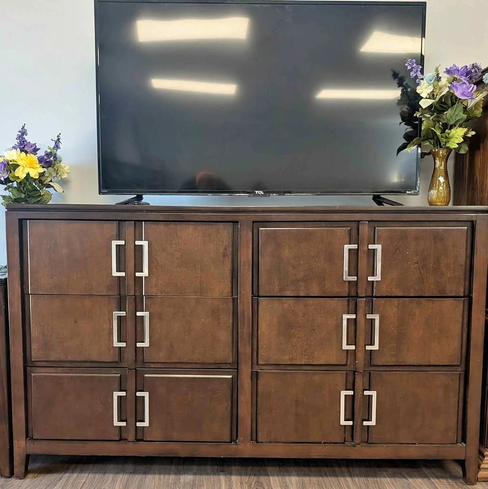 Raymour & Flanigan 6 Drawer Dresser Set + End Stand – $169