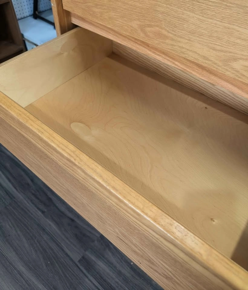 Solid Oak 5-Drawer Dresser – Refurbished & Beautiful! - photo 2