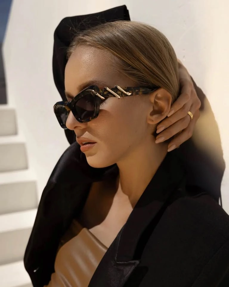 Saint Owen Tortoise Medusa Sunglasses - photo 2