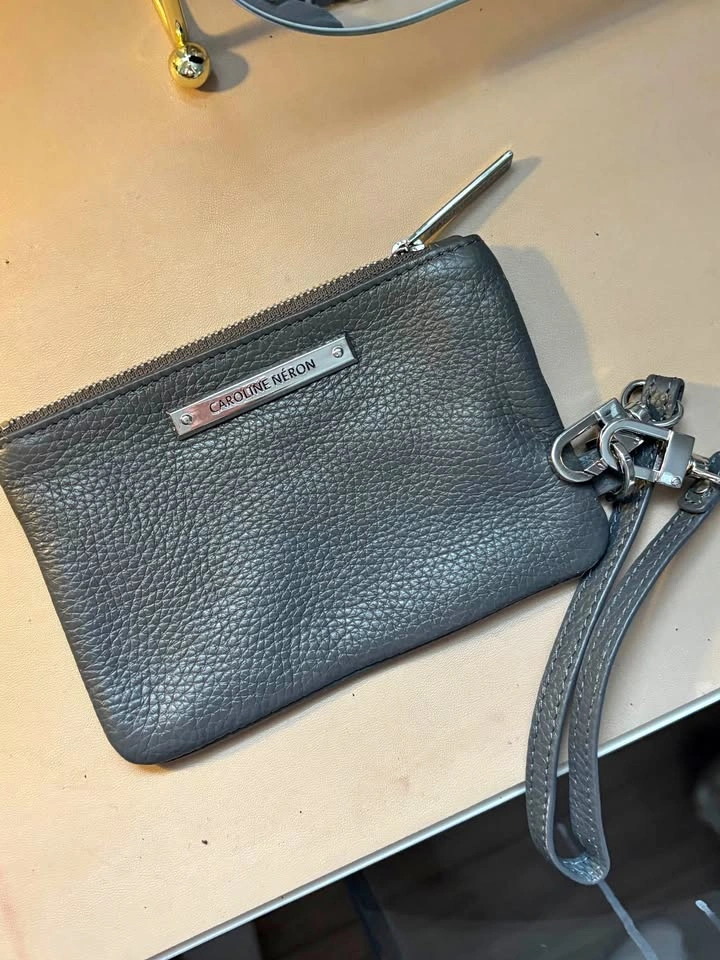 Caroline Néron pebbled leather wristlet clutch