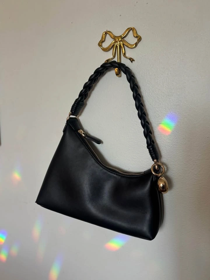 Noir Nirvana Leather Handbag - seen on taylor swift - photo 2