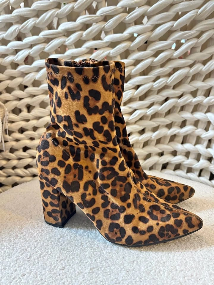 Leopard print sock boot - size 7