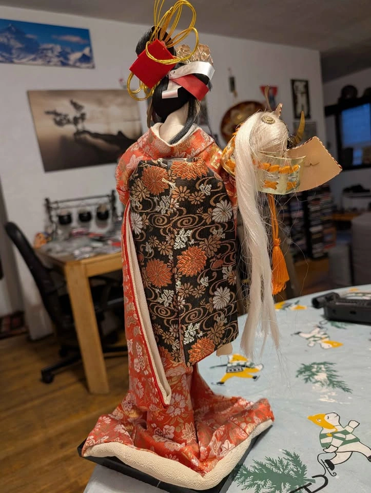 Japanese Geisha doll - photo 2