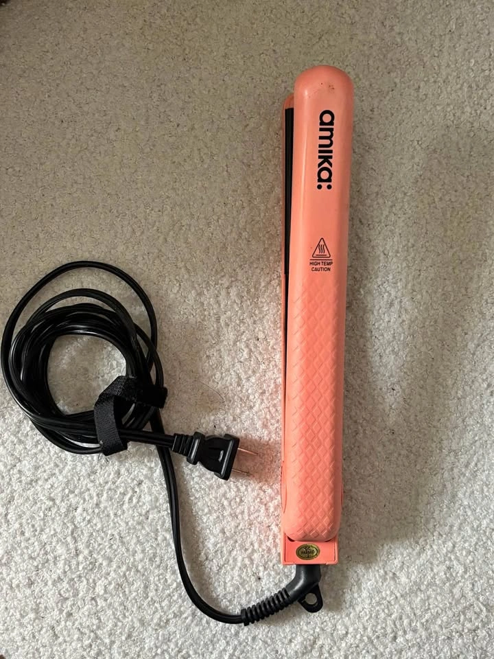 Amika ceramic flat iron