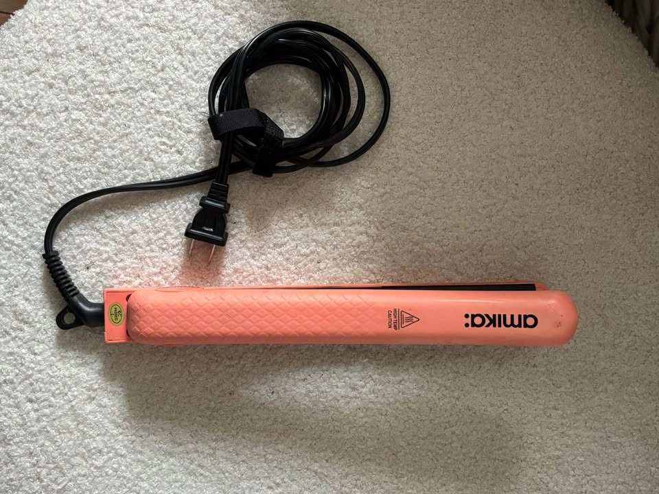 Amika ceramic flat iron - photo 2