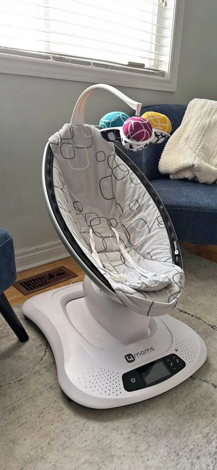 4moms MamaRoo Baby Swing Like New!