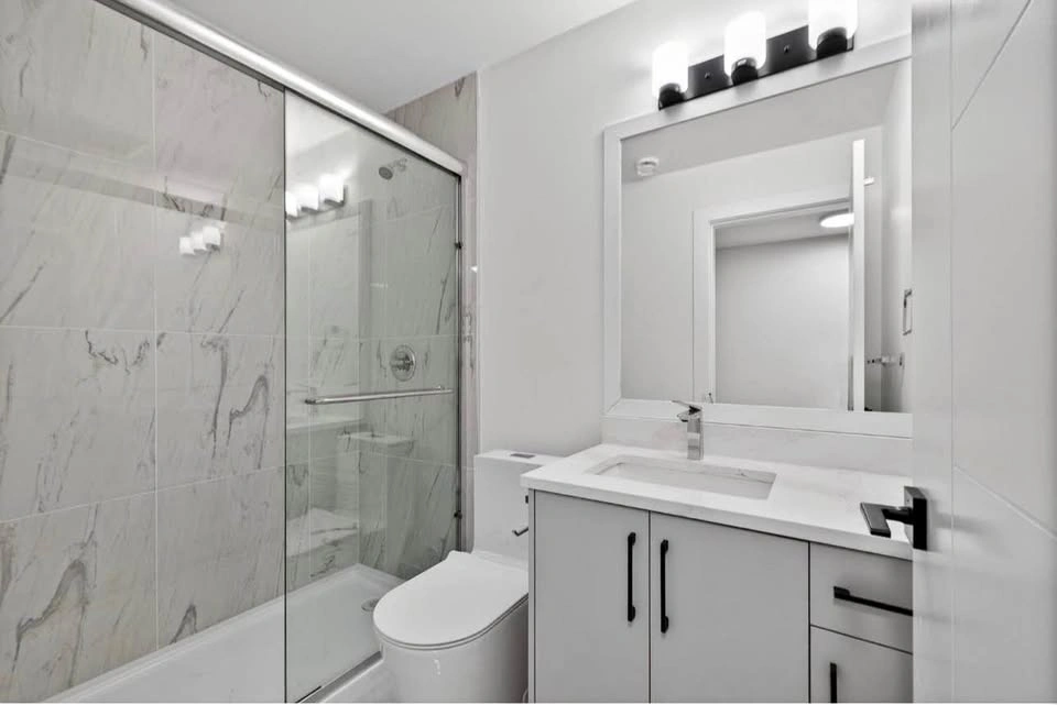 2 Beds 2 Baths - House