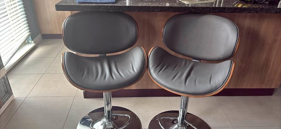 Bar stool