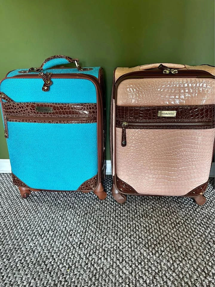 Carry-on spinner luggage sets