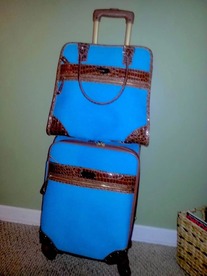 Carry-on spinner luggage sets - photo 2