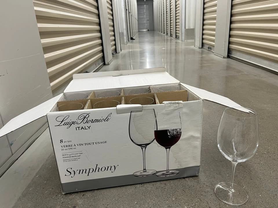 MOVING SALE: PRICE REDUCED – MUST GO BY JUNE 14 Wine Glasses - photo 3