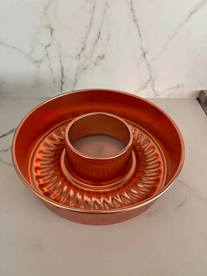 Vintage Mirro Round copper cake pan