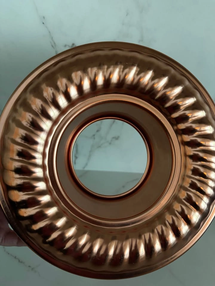 Vintage Mirro Round copper cake pan - photo 2