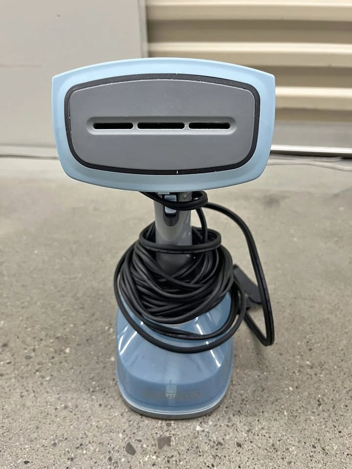 Black+Decker Handheld Garment Steamer – Compact & Fast