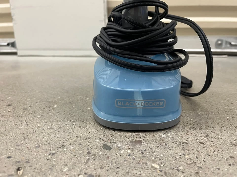 Black+Decker Handheld Garment Steamer – Compact & Fast - photo 3