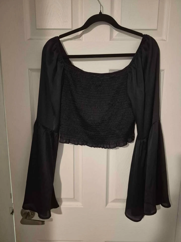 Cute bell Sleeve Crop Top - photo 2