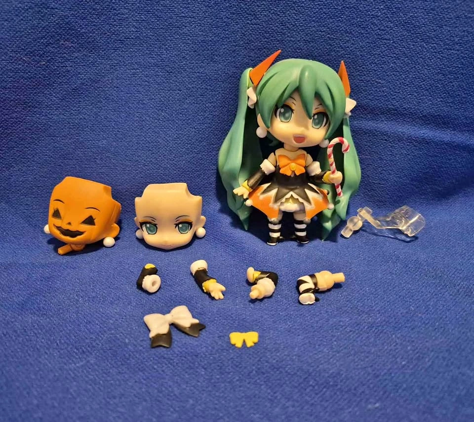 Hatsune Miku Halloween Nendoroid