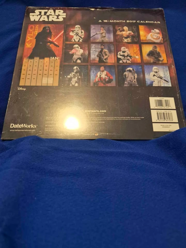 2017 Star Wars Calendar - photo 2