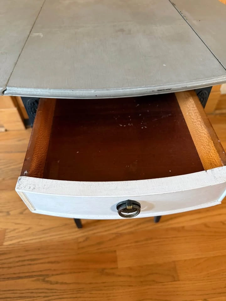 Gray drop leaf side table - photo 3
