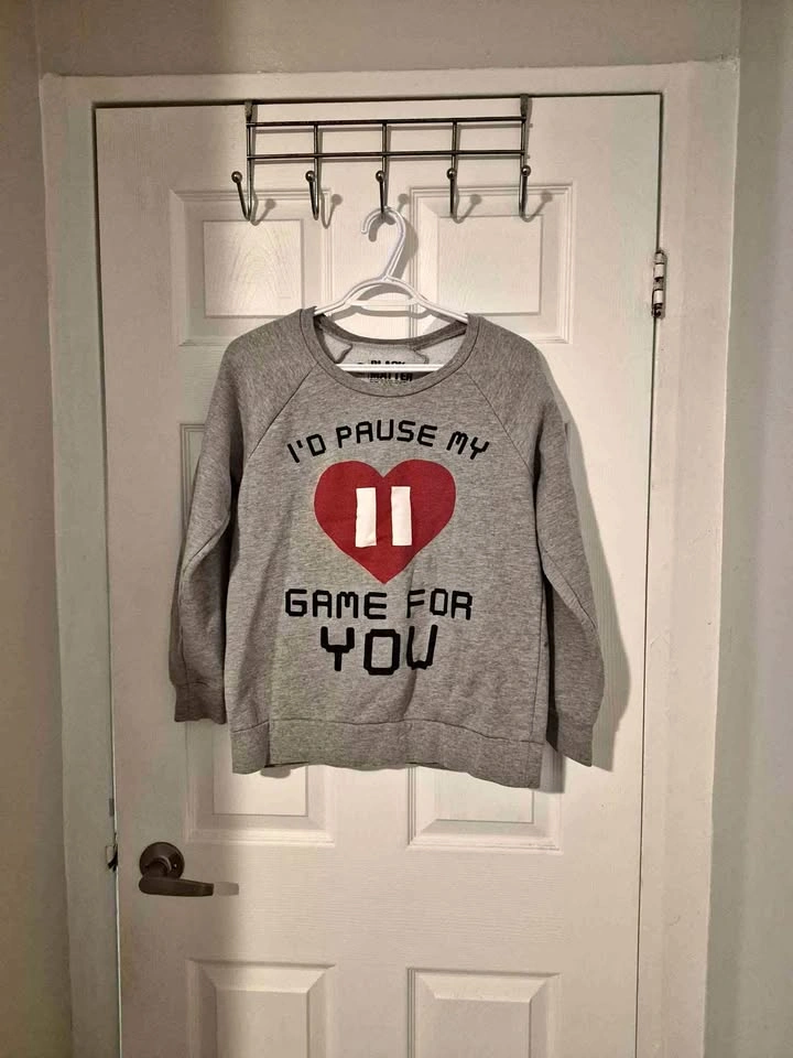 MD Womans Gaming Sweater