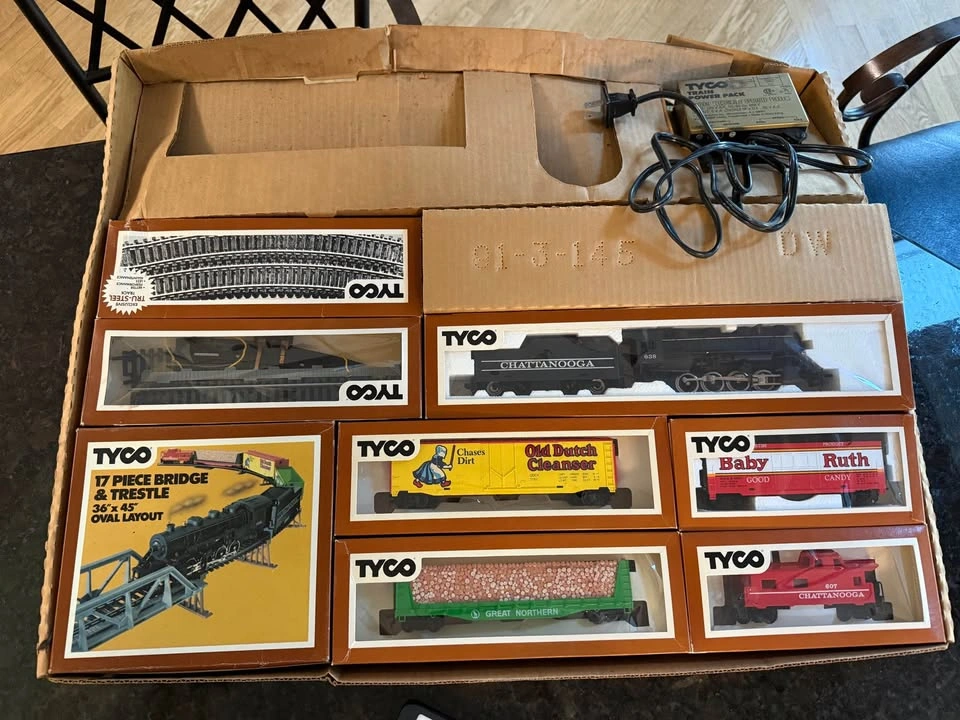 Vintage Chattanooga choo-choo train set - photo 2