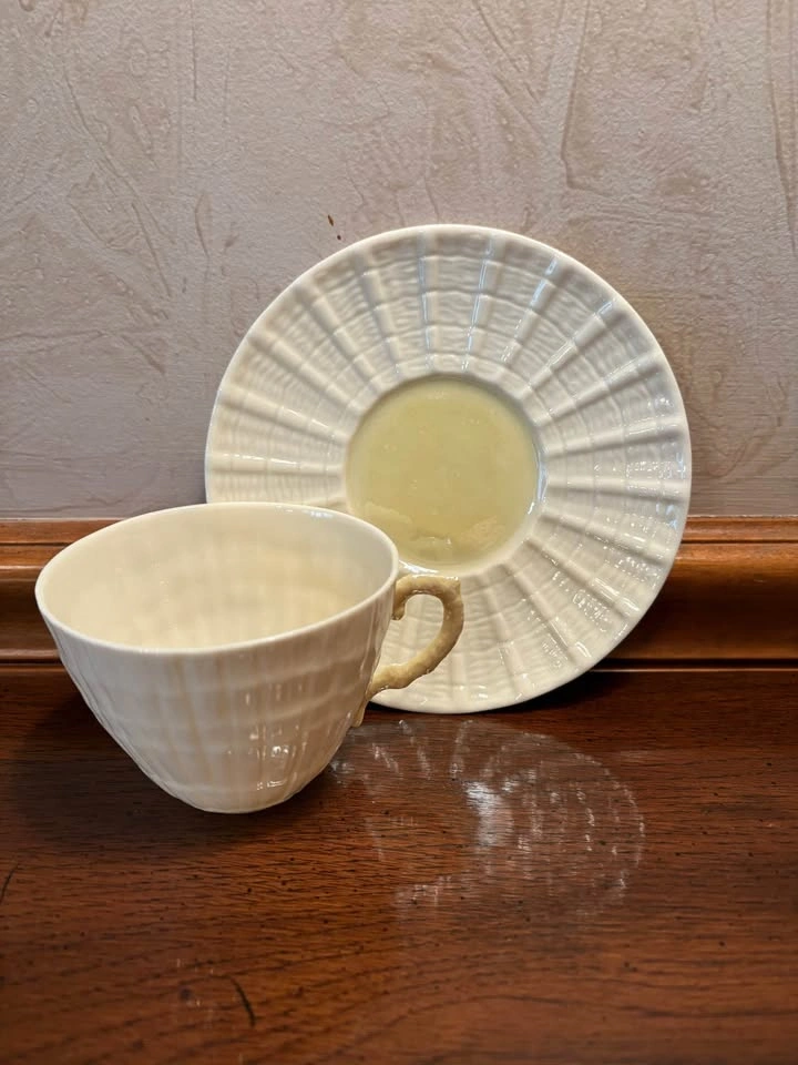 Belleek Pottery Ireland - Limpet Yellow Tea Set, 11 Pieces - photo 2