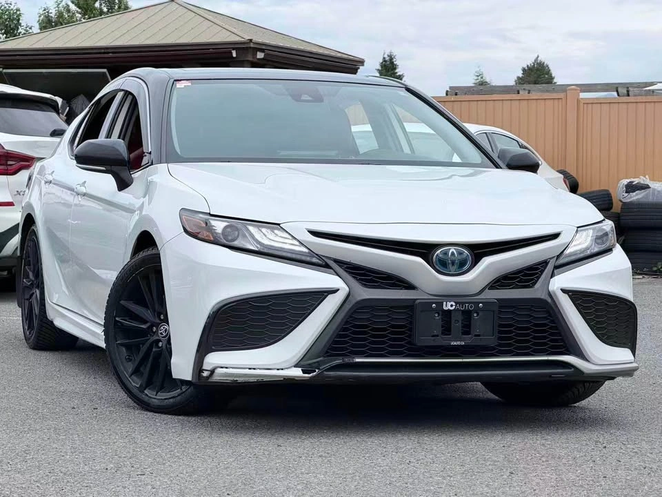 2022 Toyota Camry - photo 2
