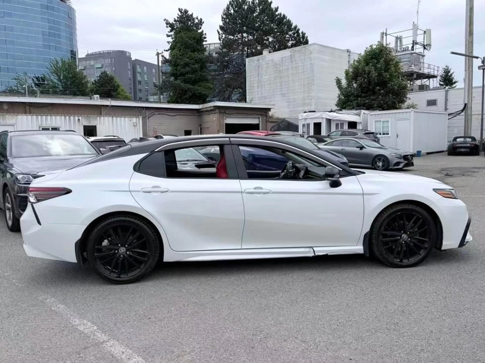 2022 Toyota Camry - photo 3