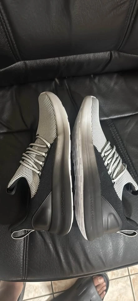 Addidas shoes - photo 3