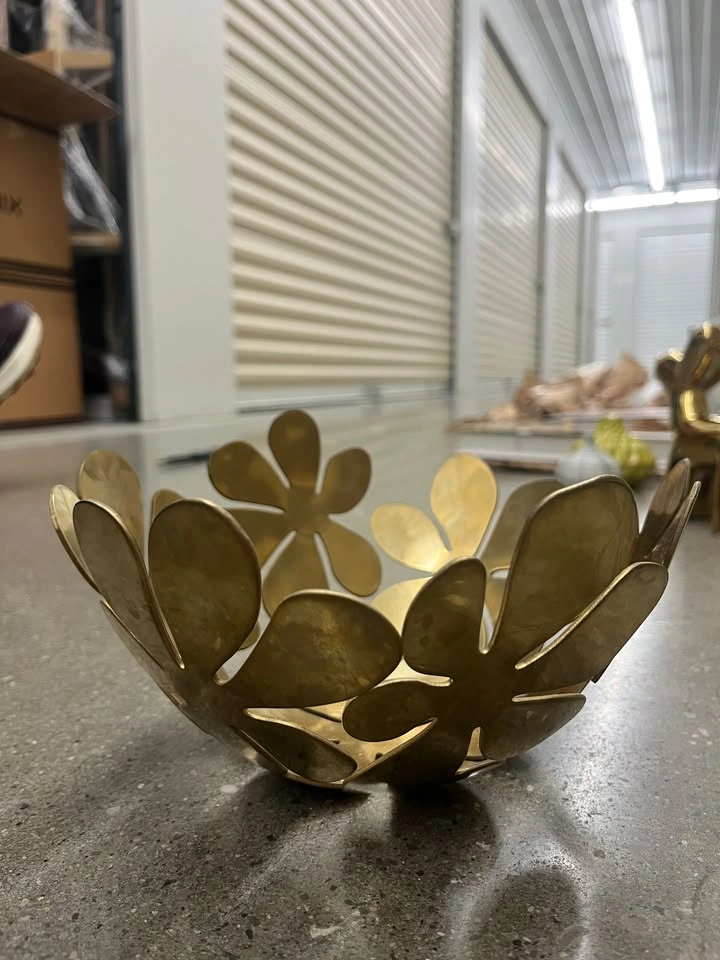 Elegant Golden Flower-Shaped Decorative Bowl - photo 2