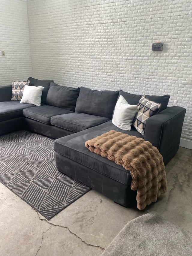 FREE DELIVERY Sectional - photo 4