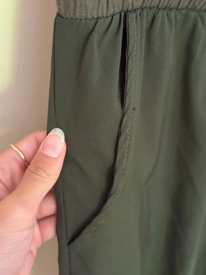 Urban Outfitters Dark Olive Joggers with Pockets - Size M/L - photo 4