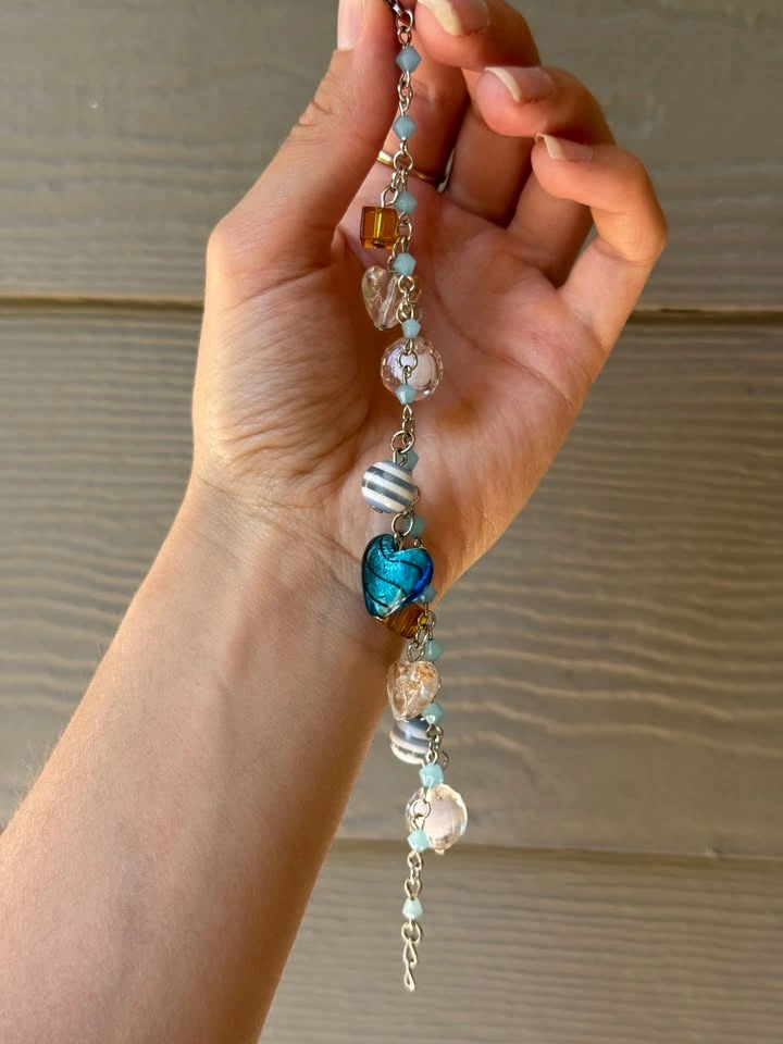 Pretty bracelet and extra charms bundle - photo 4